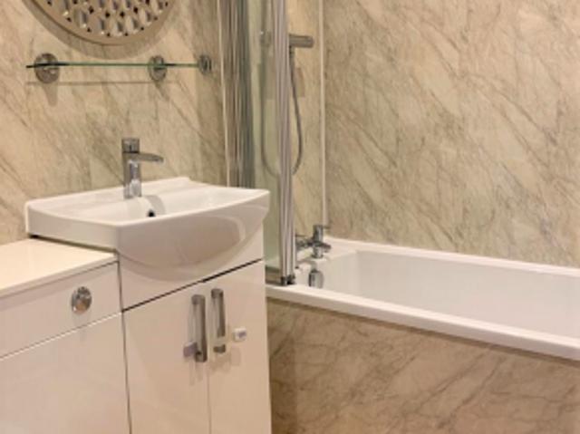 Flat for rent in Kelvindale, Scotland