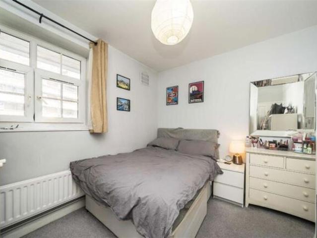 Flat for rent in Kennington, Greater London