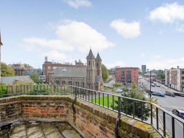 Flat for rent in Cat Hill