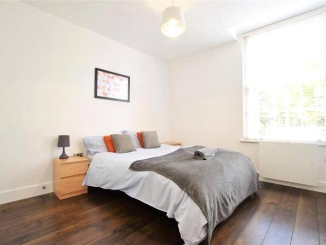 Flat for rent in Reading