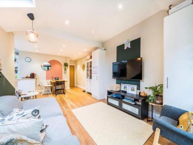 Flat for rent in Streatham, Greater London