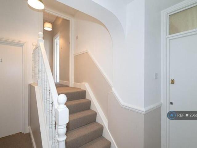 Flat for rent in Cat Hill