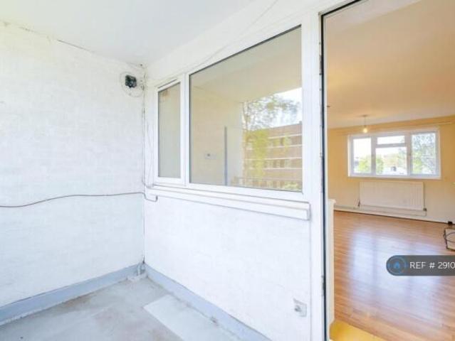 Flat for rent in Cat Hill
