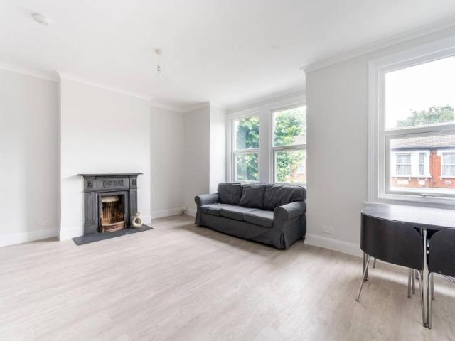 Flat for rent in Cricklewood