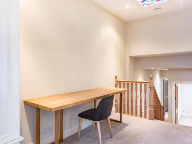 Flat for rent in Cat Hill