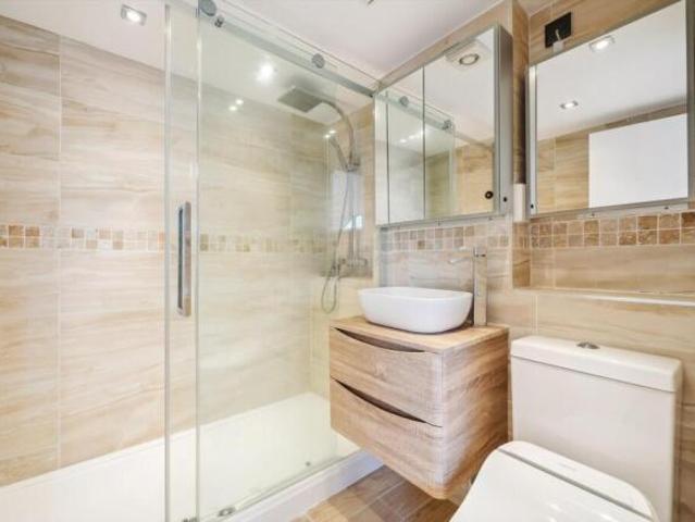 Flat for rent in Cat Hill