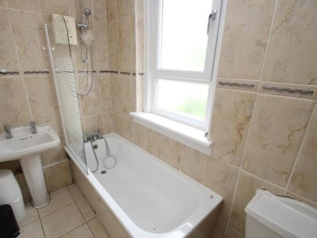 Flat for rent in Yoker, Scotland