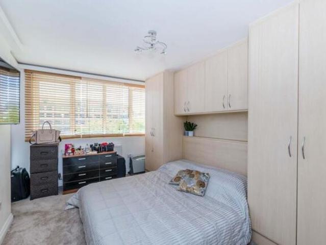 Flat for rent in Cat Hill