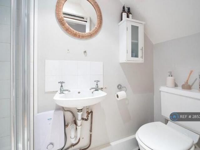 Flat for rent in Cat Hill