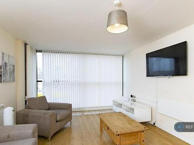 House for rent in Calderstones