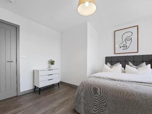 House for rent in Calderstones