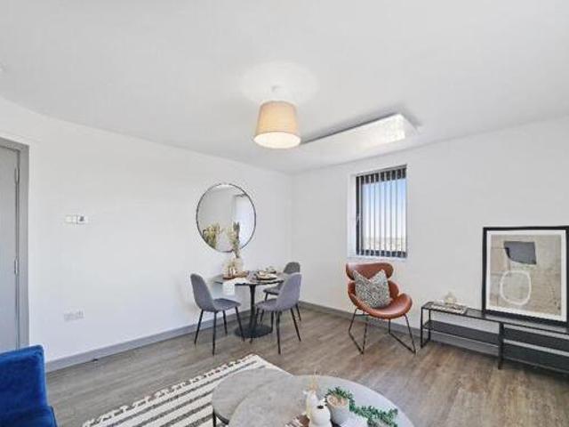 House for rent in Calderstones