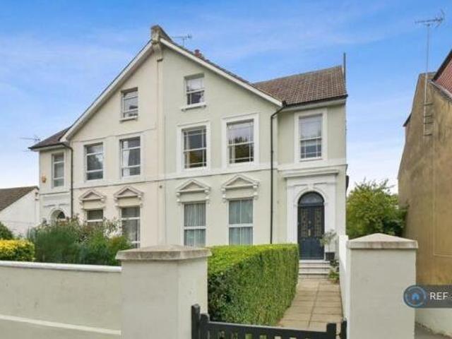 House for rent in Lyons, Greater London