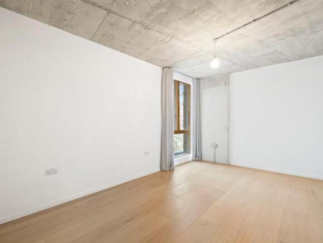 Flat for rent in Cat Hill
