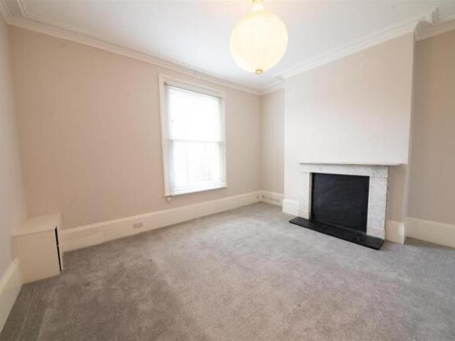 Flat for rent in Cat Hill