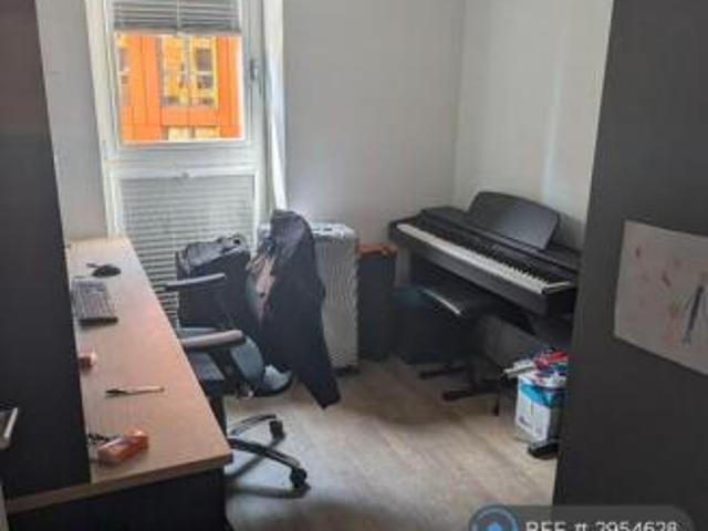 Flat for rent in Cat Hill