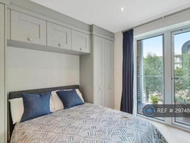 Flat for rent in Cat Hill