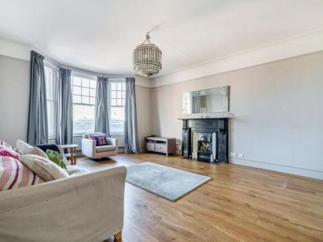 Flat for rent in Cat Hill