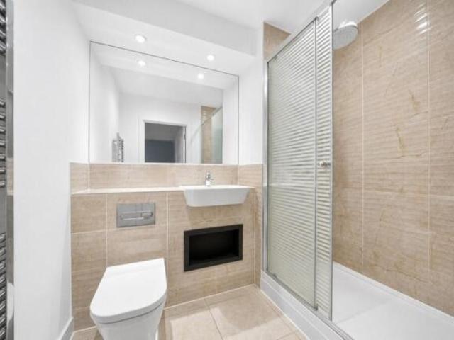 Flat for rent in Cat Hill