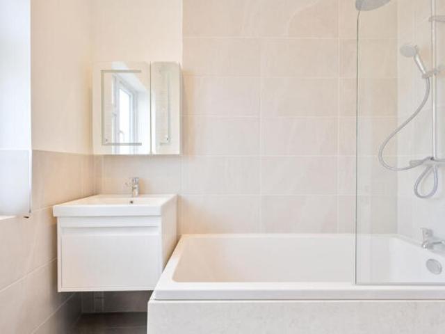 Flat for rent in Worcester Park, Greater London