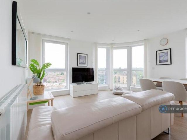 Flat for rent in Cat Hill, England