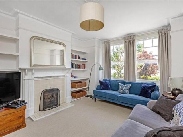 Flat for rent in Cat Hill, England