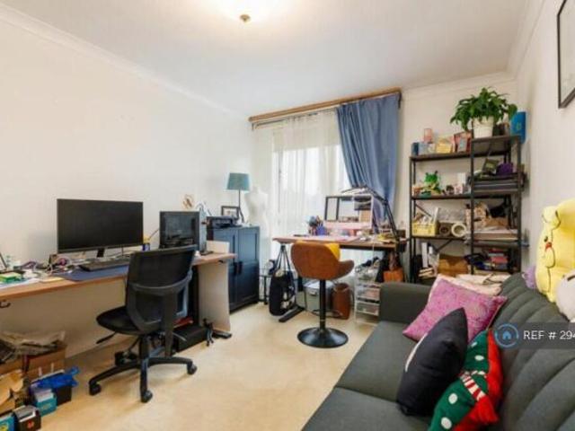 Flat for rent in Cat Hill