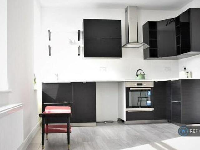 House for rent in Cliftonville West, Acol