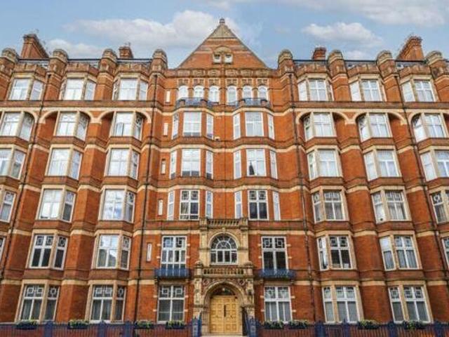 House for sale in City of London, Greater London