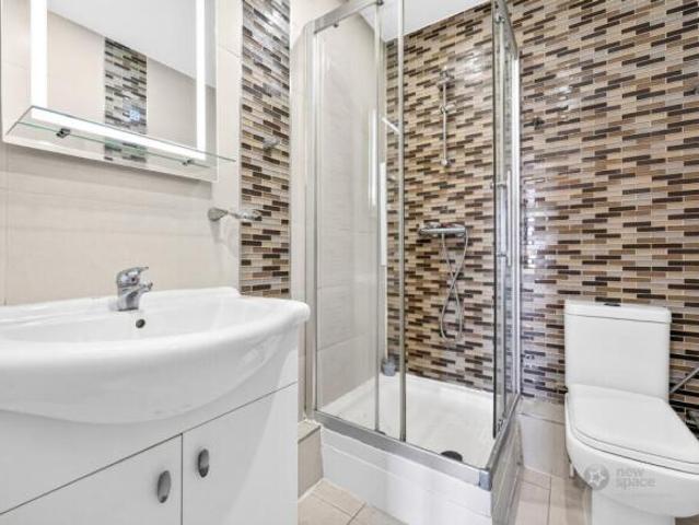 Flat for rent in Cat Hill
