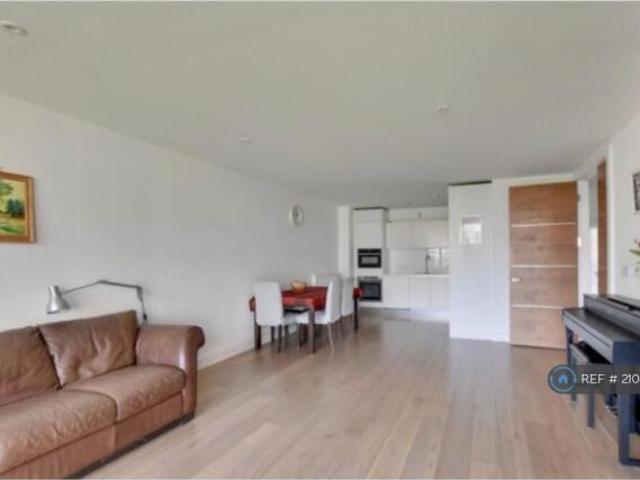 Flat for rent in Cat Hill