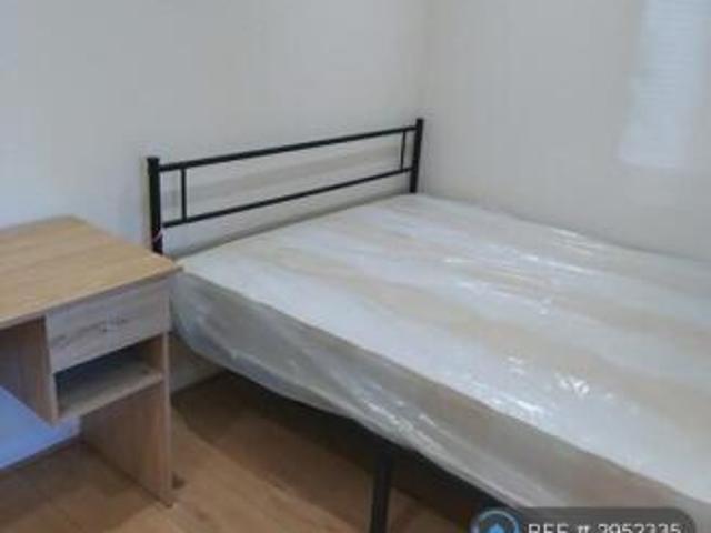 Flat for rent in Cat Hill