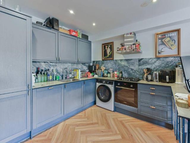 Flat for rent in Tooting Graveney, Isle Of Man