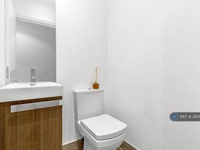 Flat for rent in Cat Hill
