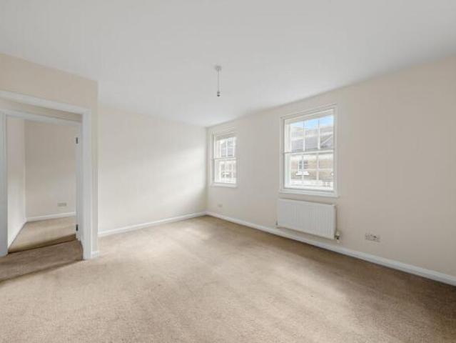 Flat for rent in Cat Hill