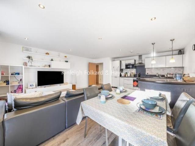 Flat for rent in Cat Hill