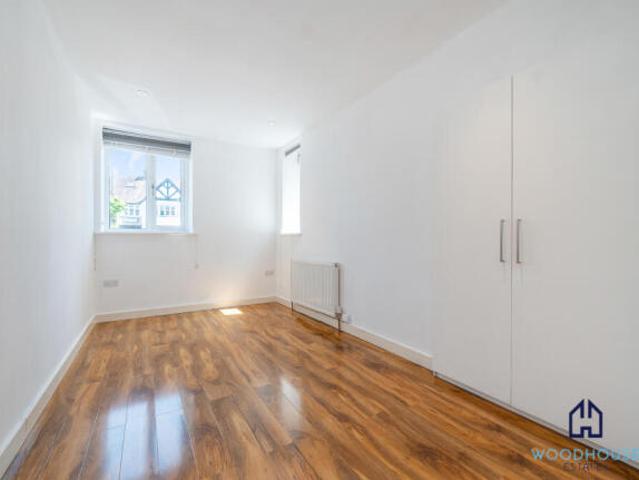 Flat for rent in West Finchley, Greater London