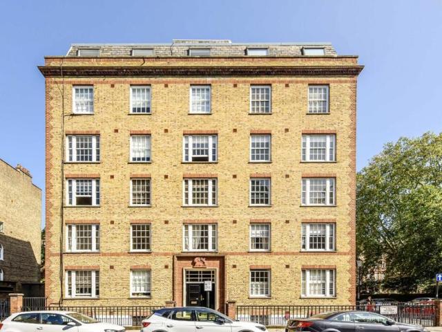 Flat for rent in Earl's Court