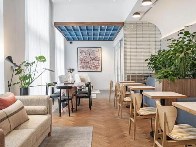 Flat for rent in Aldgate, Lyons