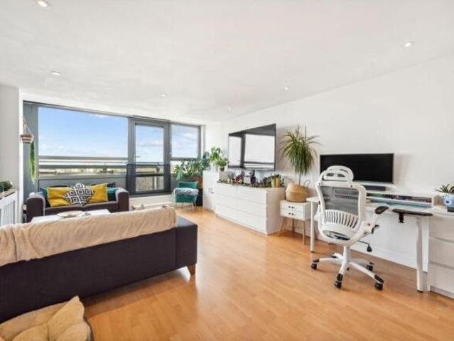 Flat for rent in Brixton, Greater London
