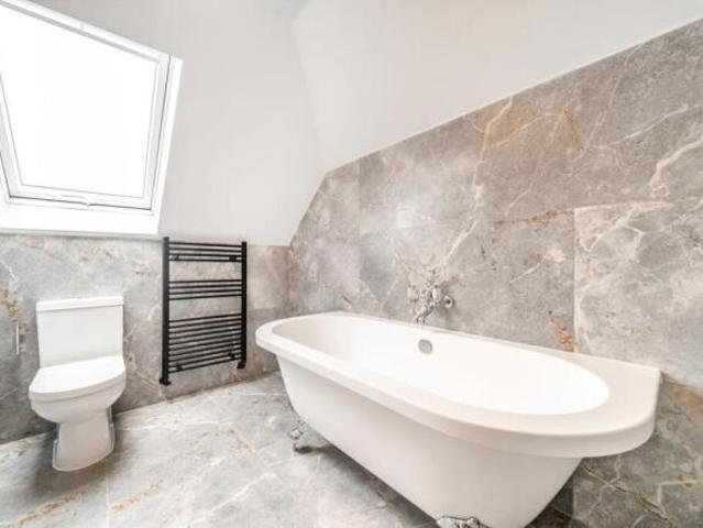 Flat for rent in Acton, Greater London