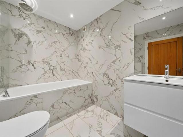 Flat for rent in Cat Hill