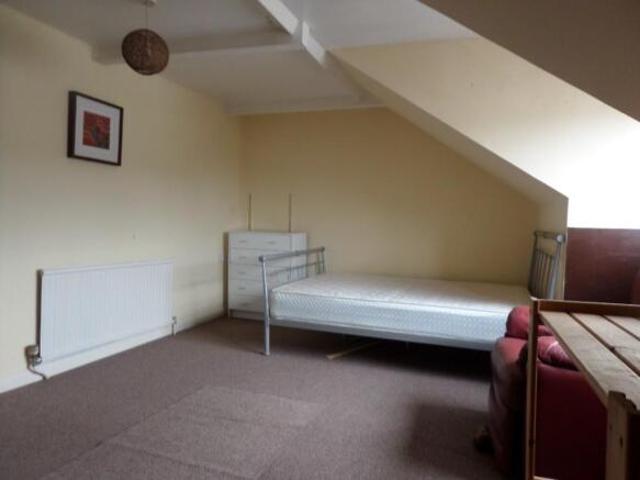 Flat for rent in Follaton, Strode