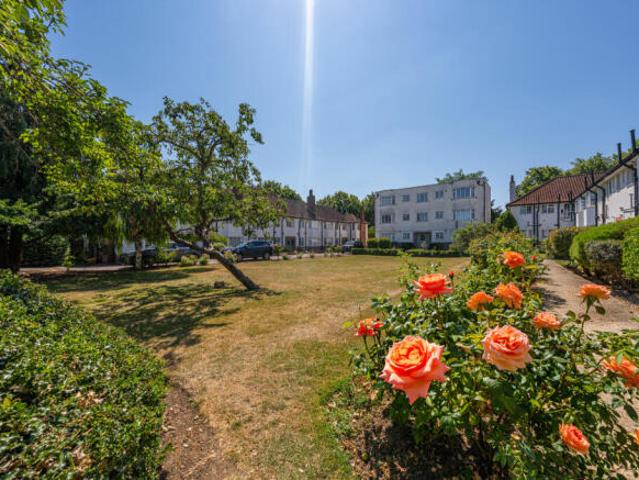 Flat for rent in North Finchley, Greater London