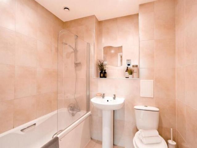 Flat for rent in Cat Hill