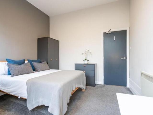 Flat for rent in Newcastle, Leslie