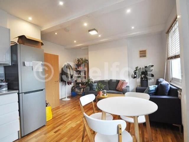 Flat for rent in Cat Hill