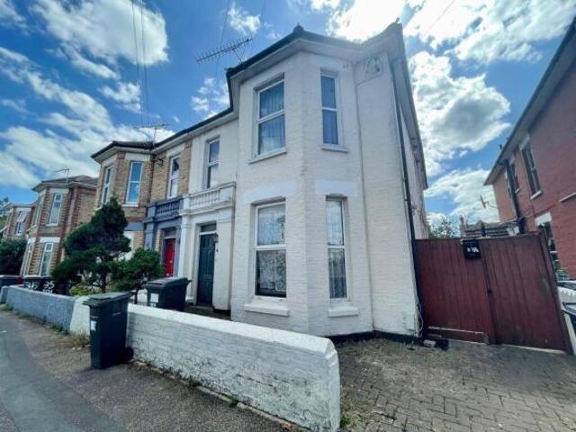 Flat for rent in Charminster, Bournemouth