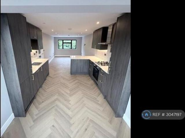 Flat for rent in Cat Hill