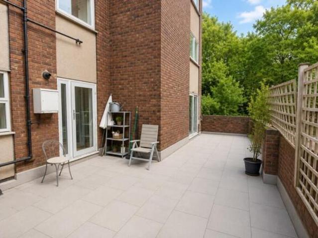 Flat for rent in Cat Hill